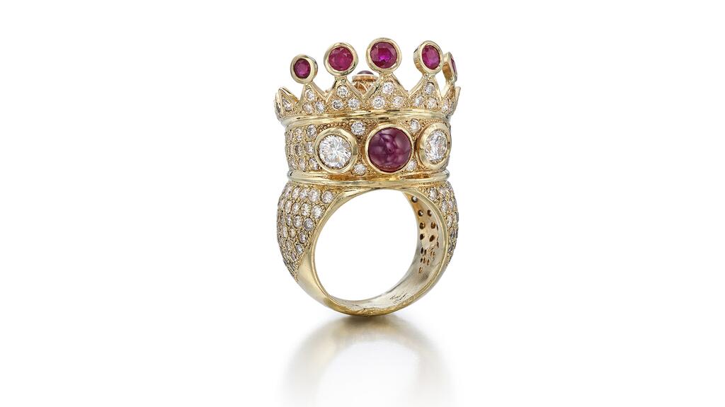 Tupac commissioned this gold, diamond, and ruby crown ring shortly after being released from jail, desiring a piece that represented both a coronation and rebirth for the rapper, who was looking to start over personally and professionally. Tupac crown ring
